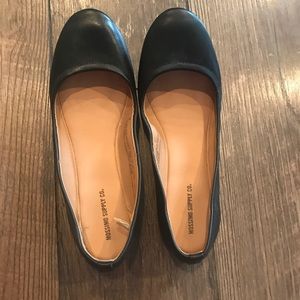 Black ballet flats